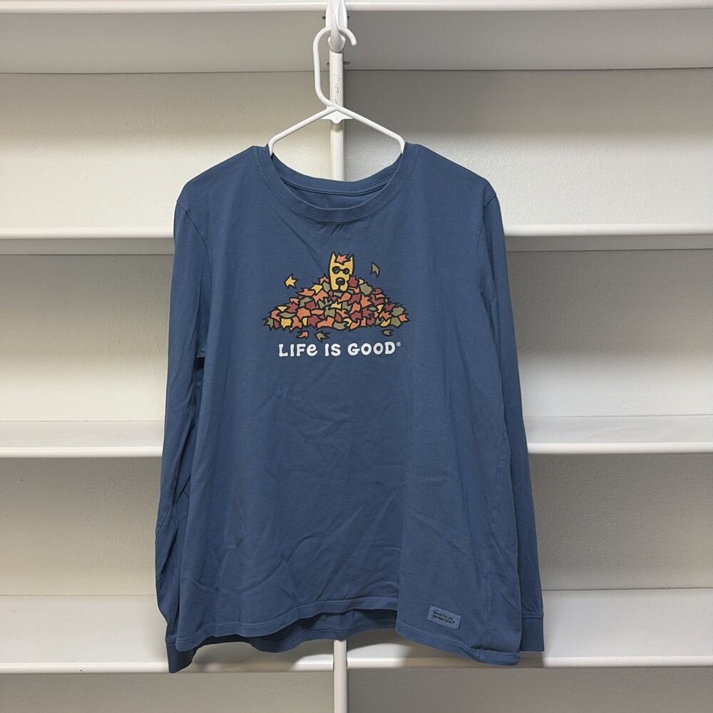 Life Is Good Women’s LSCrusher Vneck Tea"LEAF PILE ROCKET" Dog Lovers Fall XL